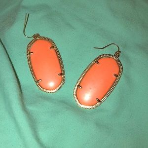 ✨Kendra Scott “Danielle” earrings in Coral✨